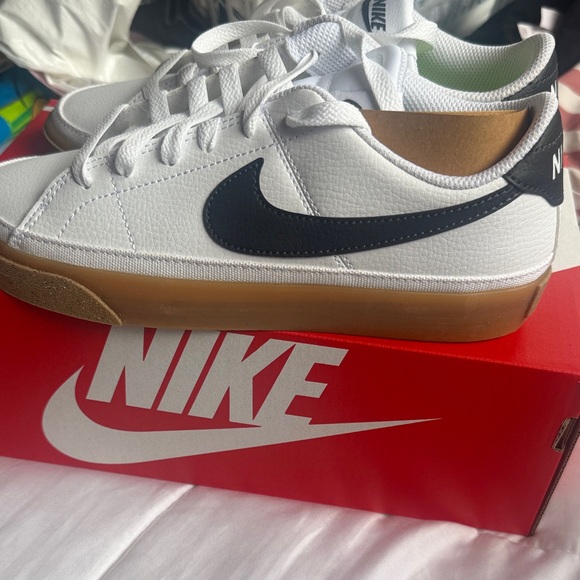 Nike Shoes - Nike COURT LEGACY SNEAKERS NIB